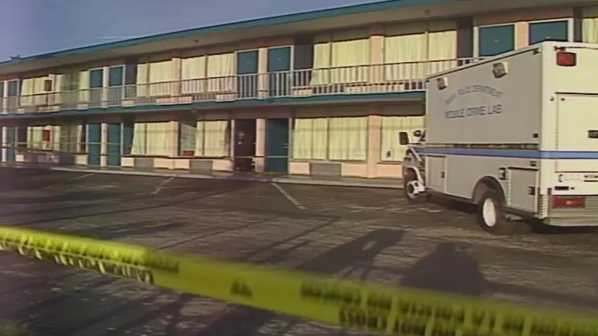 Crime scene after Tina Cribbs was found dead in November 1995