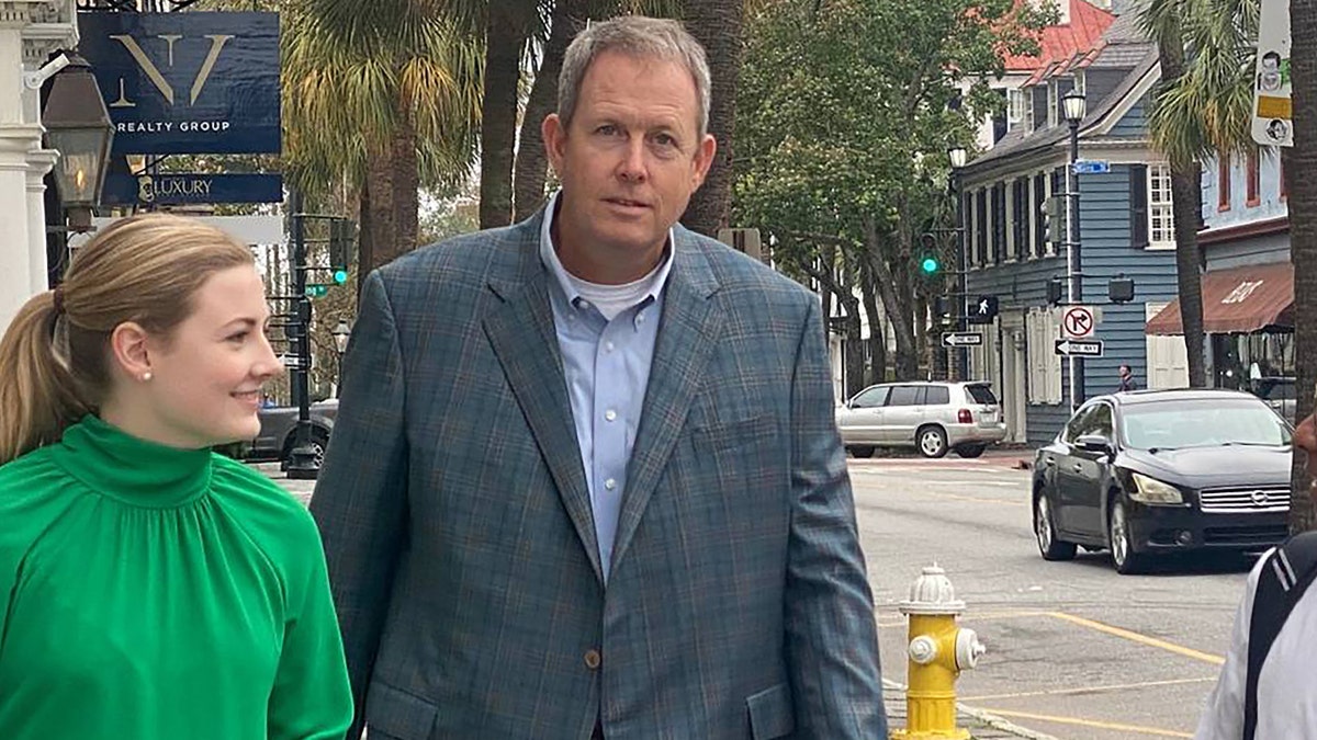 Russell Laffitte arrives at a South Carolina courthouse
