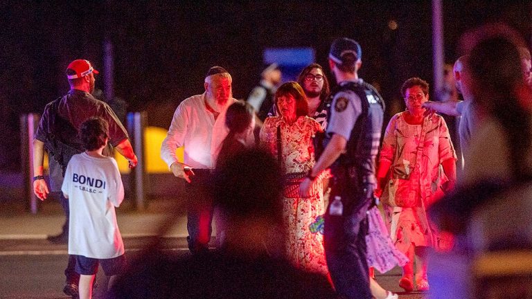 Eyewitness to Australia terror attack describes ‘pandemonium’ during deadly shooting at Hanukkah event