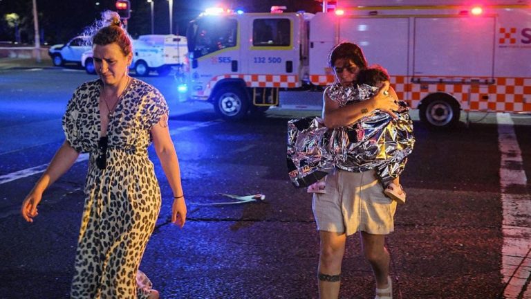 Australian bystander disarms suspected shooter in Australia Hanukkah attack