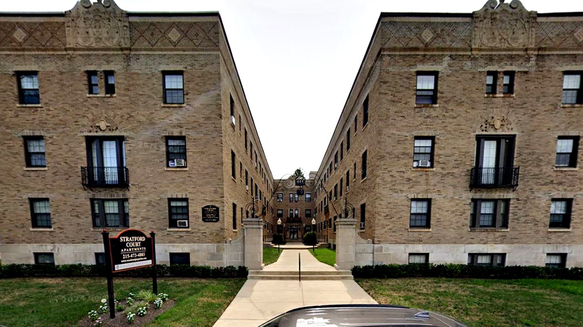 Exterior of Stratford Court Apartments