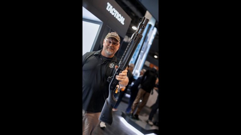 A super lightweight tactical shotgun from Beretta! (A300 Ultima Patrol 20 GA)