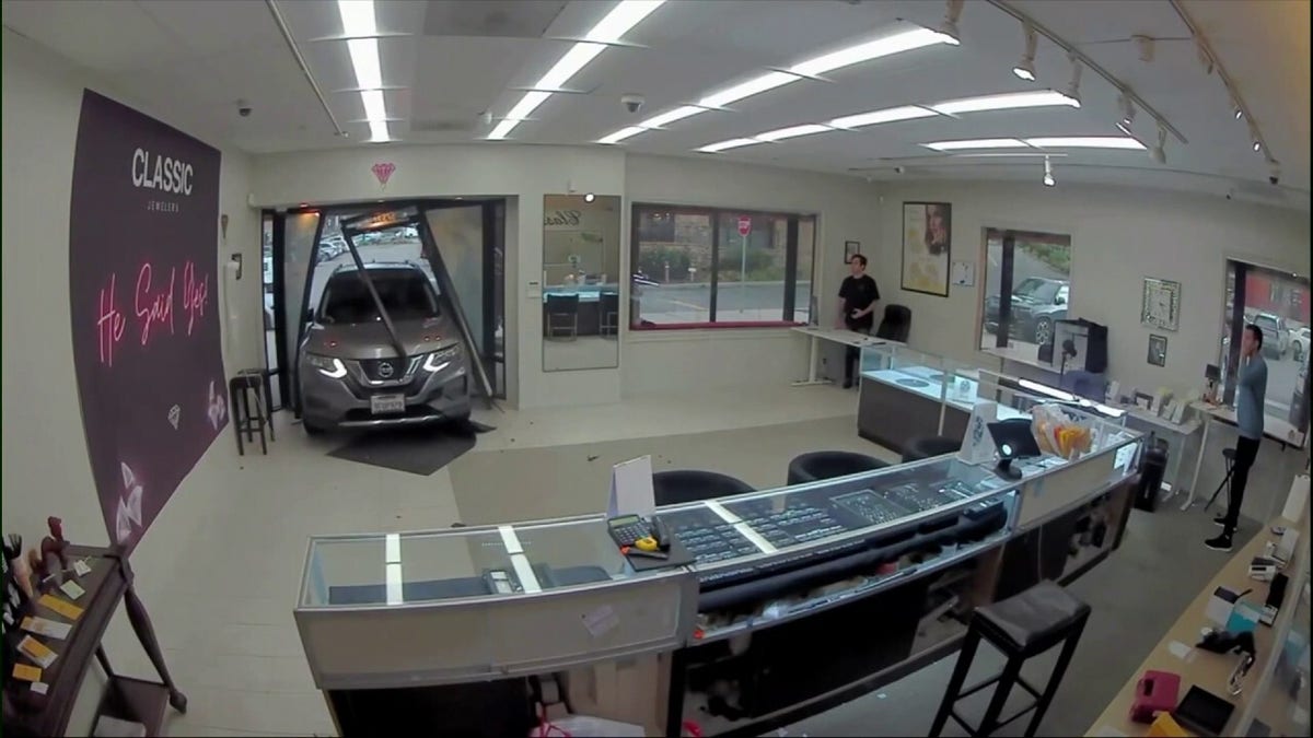 California jewelry store smash-and-grab.