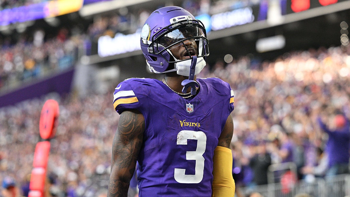 Jordan Addison takes on the Bears