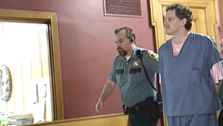 ‘Starry Night Murderer’ allegedly terrorizing people after early prison release, parole violations