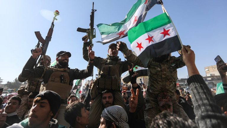 Lindsey Graham says ‘strong consensus’ to protect Kurds as Syrian forces advance on territory