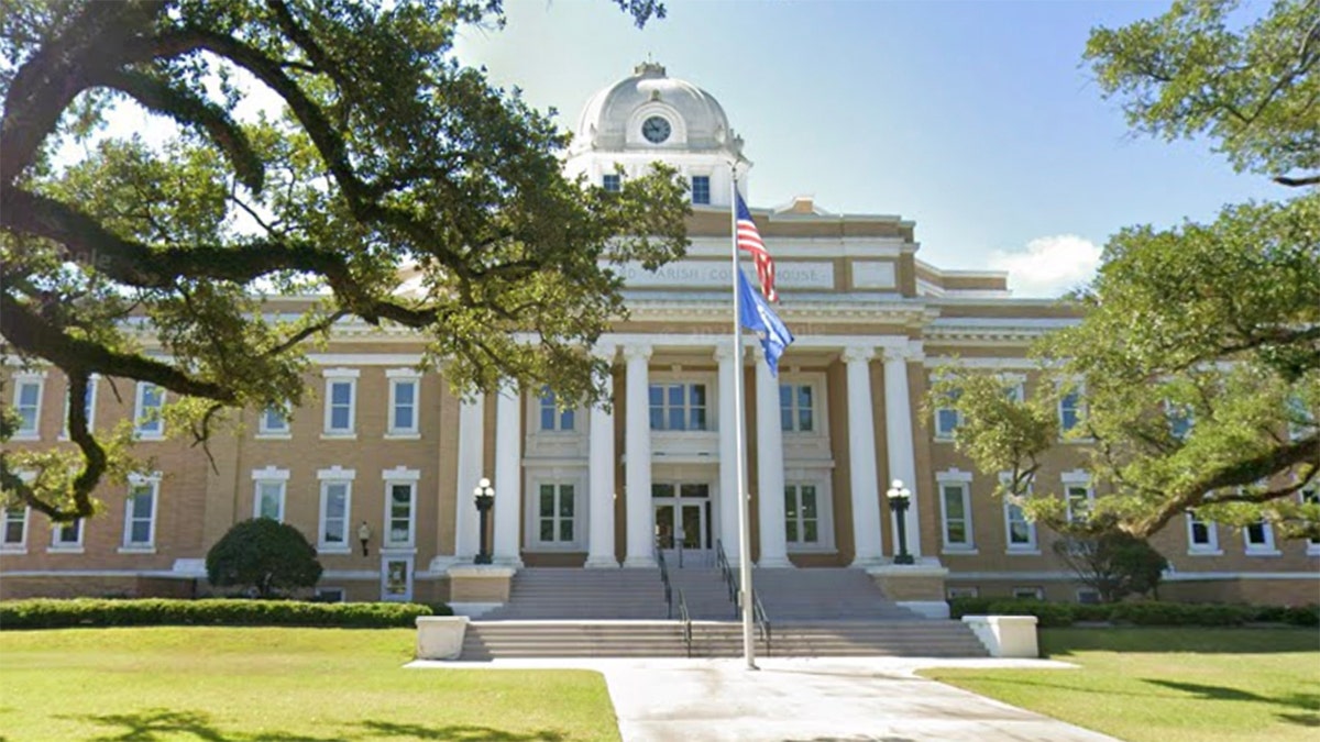 Beauregard Parish Courthouse.