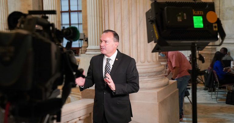 Sen. Mike Lee Introduces Bill to Establish Nationwide Constitutional Carry Without Permits