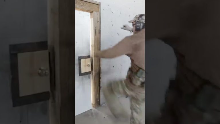 How to kick in a door, the Special Forces way #specialforces #military #howto