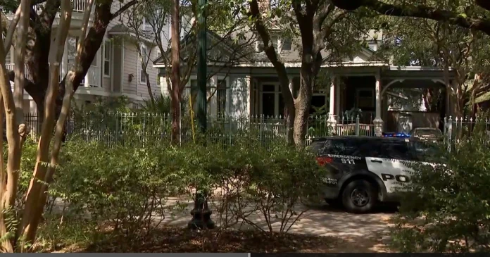 Elderly Houston Homeowner Shoots Stranger Who Broke Down His Front Door in 1 P.M. Home Invasion After Repeated Orders to Leave